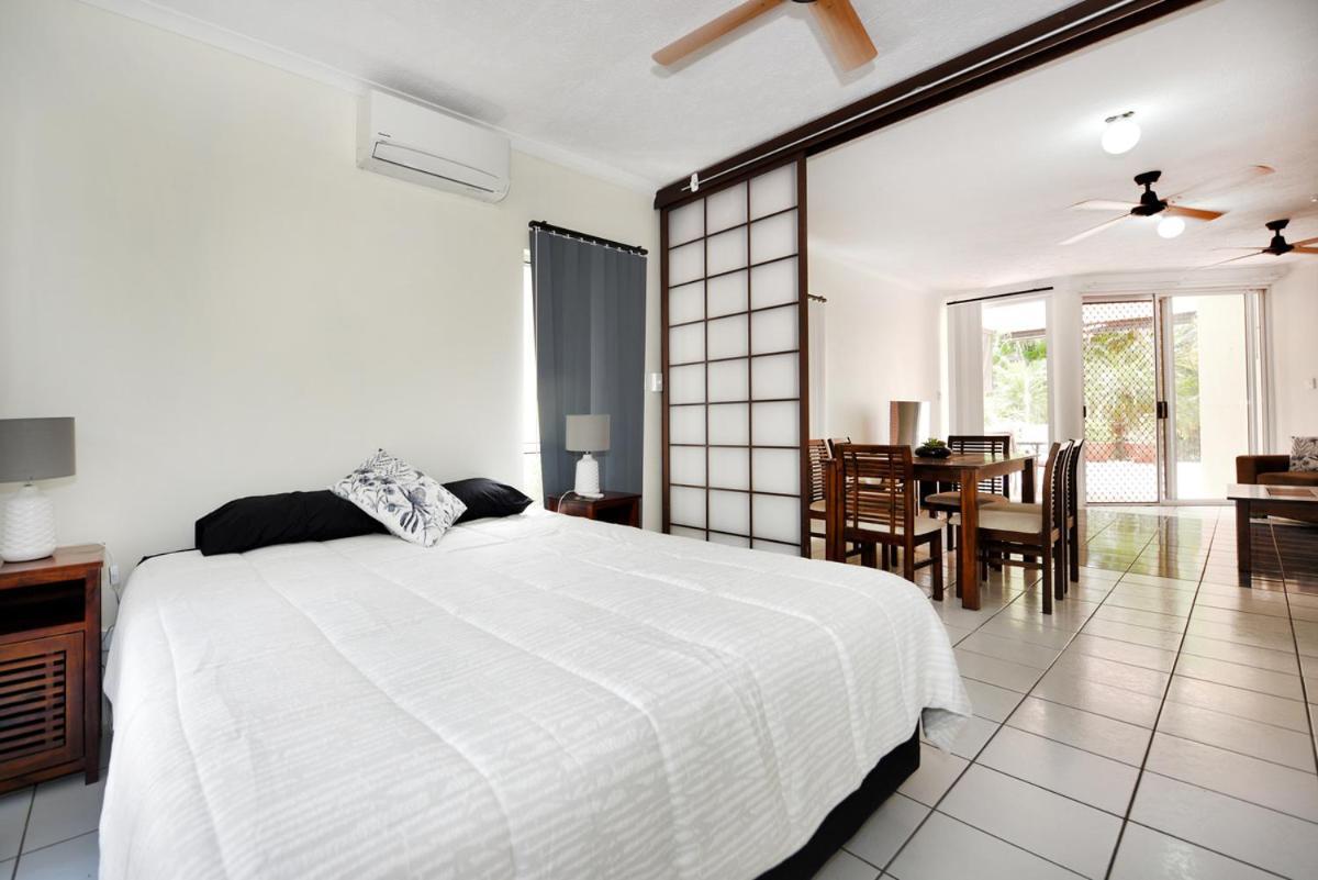Golden Sands Beachfront Resort Yorkeys Knob Экстерьер фото