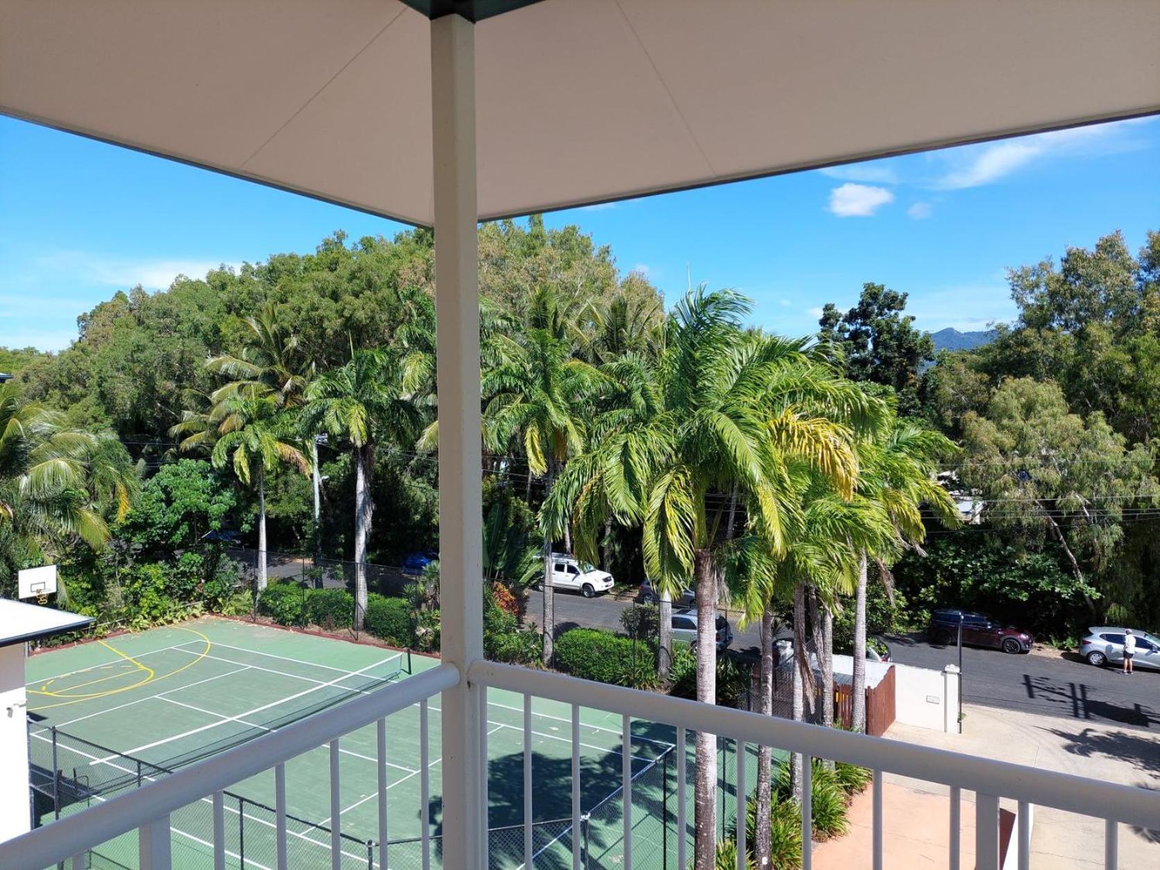 Golden Sands Beachfront Resort Yorkeys Knob Экстерьер фото