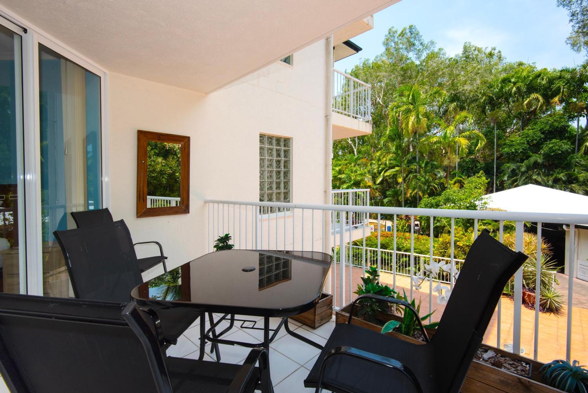 Golden Sands Beachfront Resort Yorkeys Knob Экстерьер фото