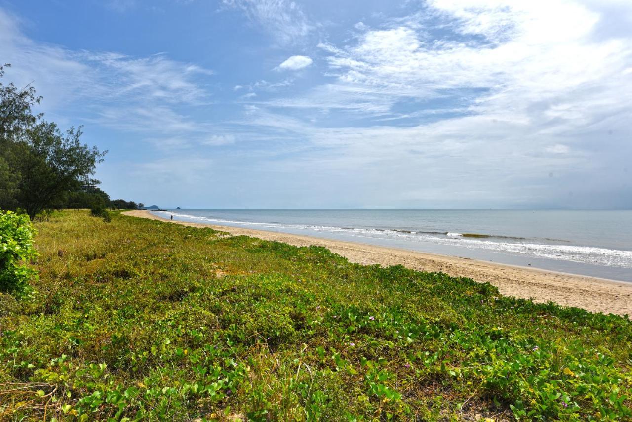 Golden Sands Beachfront Resort Yorkeys Knob Экстерьер фото